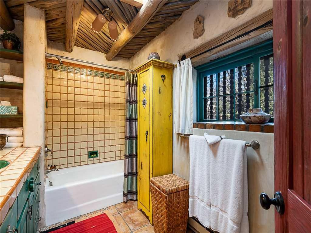 Holiday home Cowboy On The Acequia, 2 Bedrooms, Fireplaces, Washer/dryer, Sleeps 4 *